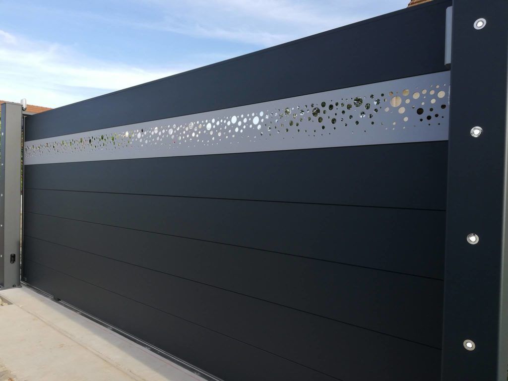 Portail alu coulissant 4m sur mesure France Art et Portails